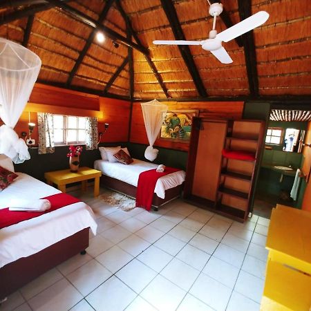 Pumusa Bushcamp Hluhluwe Buitenkant foto