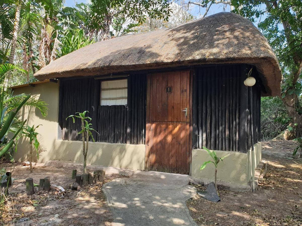 Pumusa Bushcamp Hluhluwe Buitenkant foto