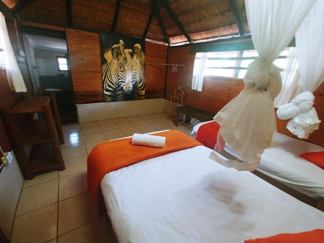 Pumusa Bushcamp Hluhluwe Buitenkant foto