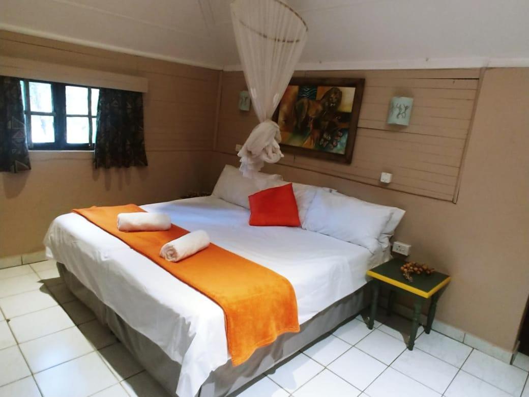 Pumusa Bushcamp Hluhluwe Buitenkant foto