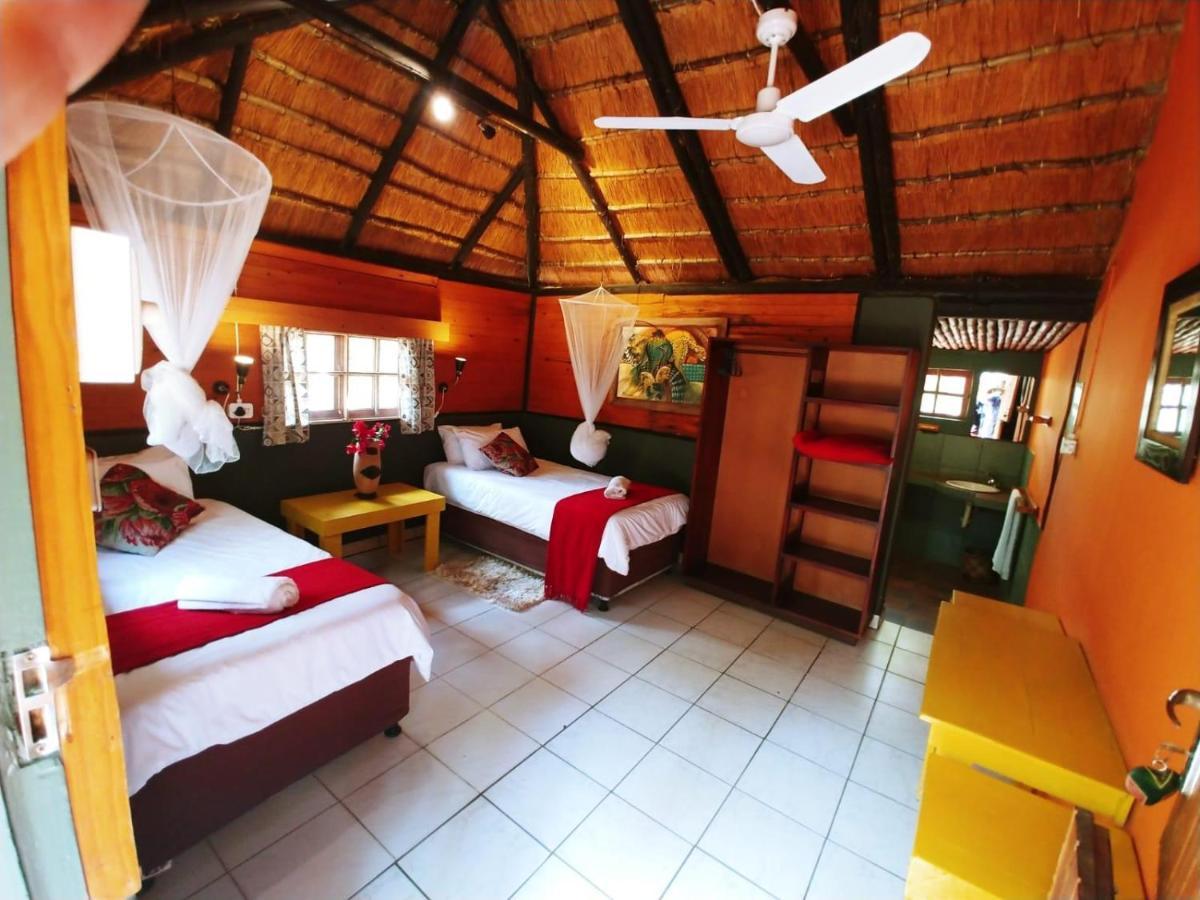 Pumusa Bushcamp Hluhluwe Buitenkant foto