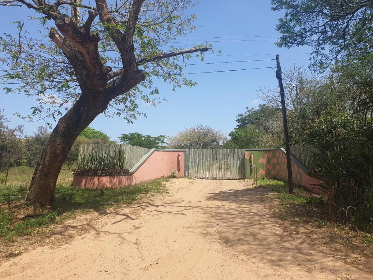 Pumusa Bushcamp Hluhluwe Buitenkant foto