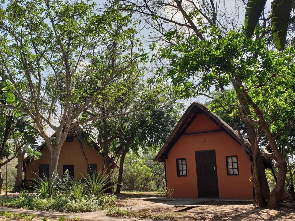 Pumusa Bushcamp Hluhluwe Buitenkant foto
