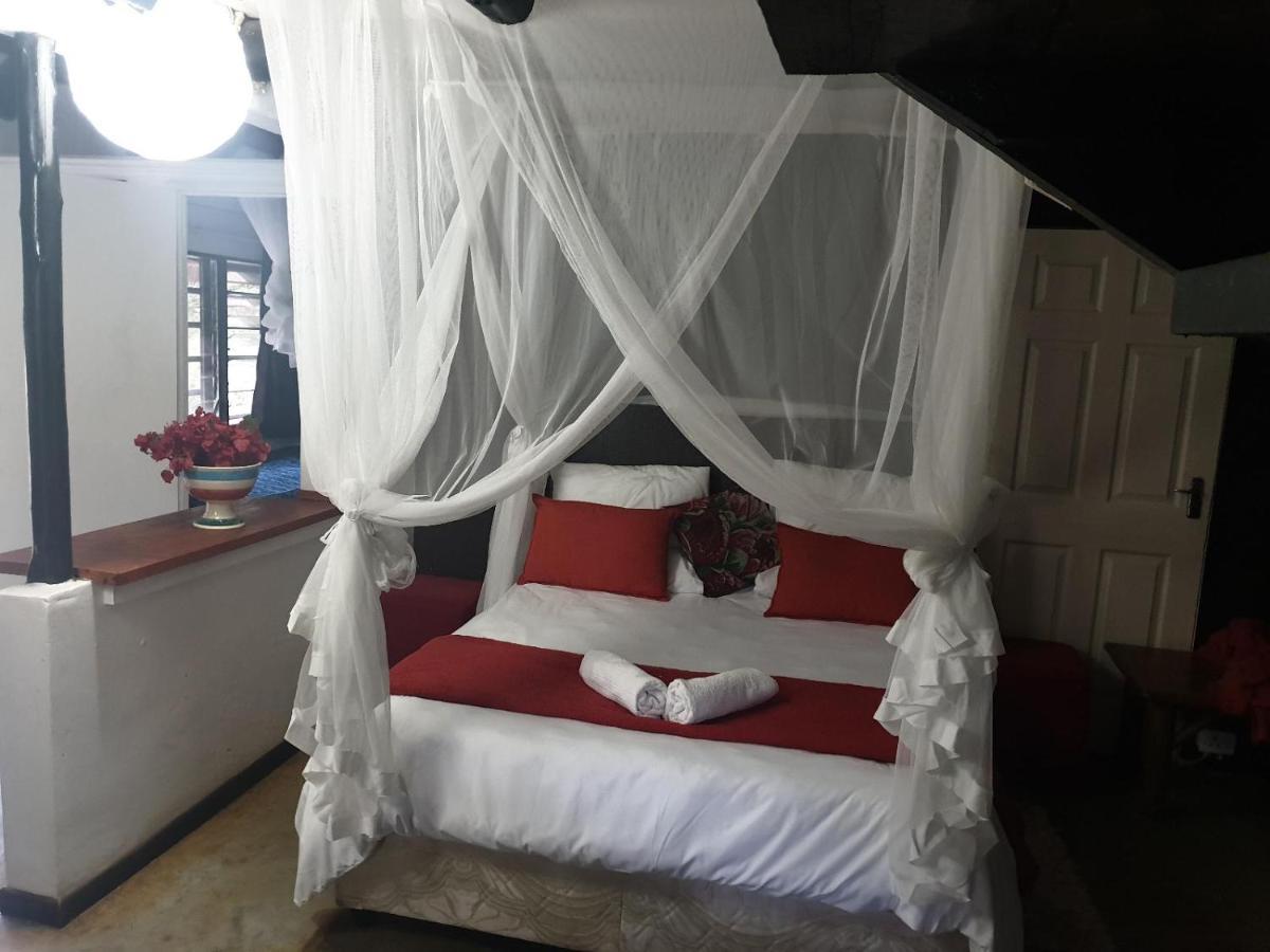 Pumusa Bushcamp Hluhluwe Buitenkant foto