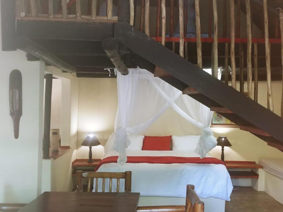 Pumusa Bushcamp Hluhluwe Buitenkant foto