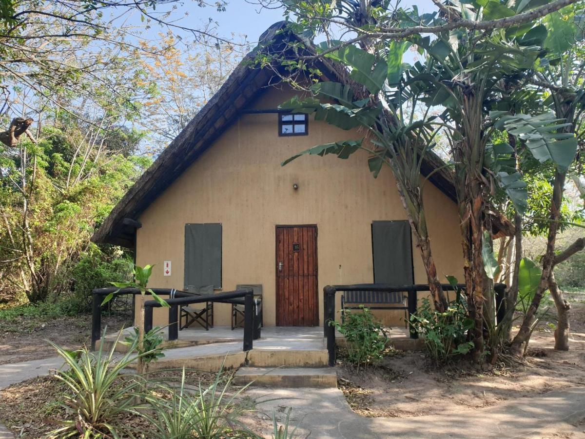 Pumusa Bushcamp Hluhluwe Buitenkant foto