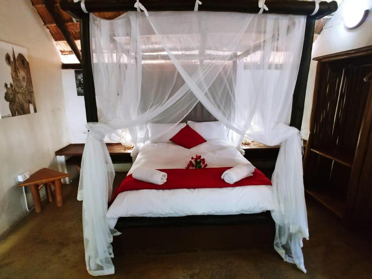 Pumusa Bushcamp Hluhluwe Buitenkant foto