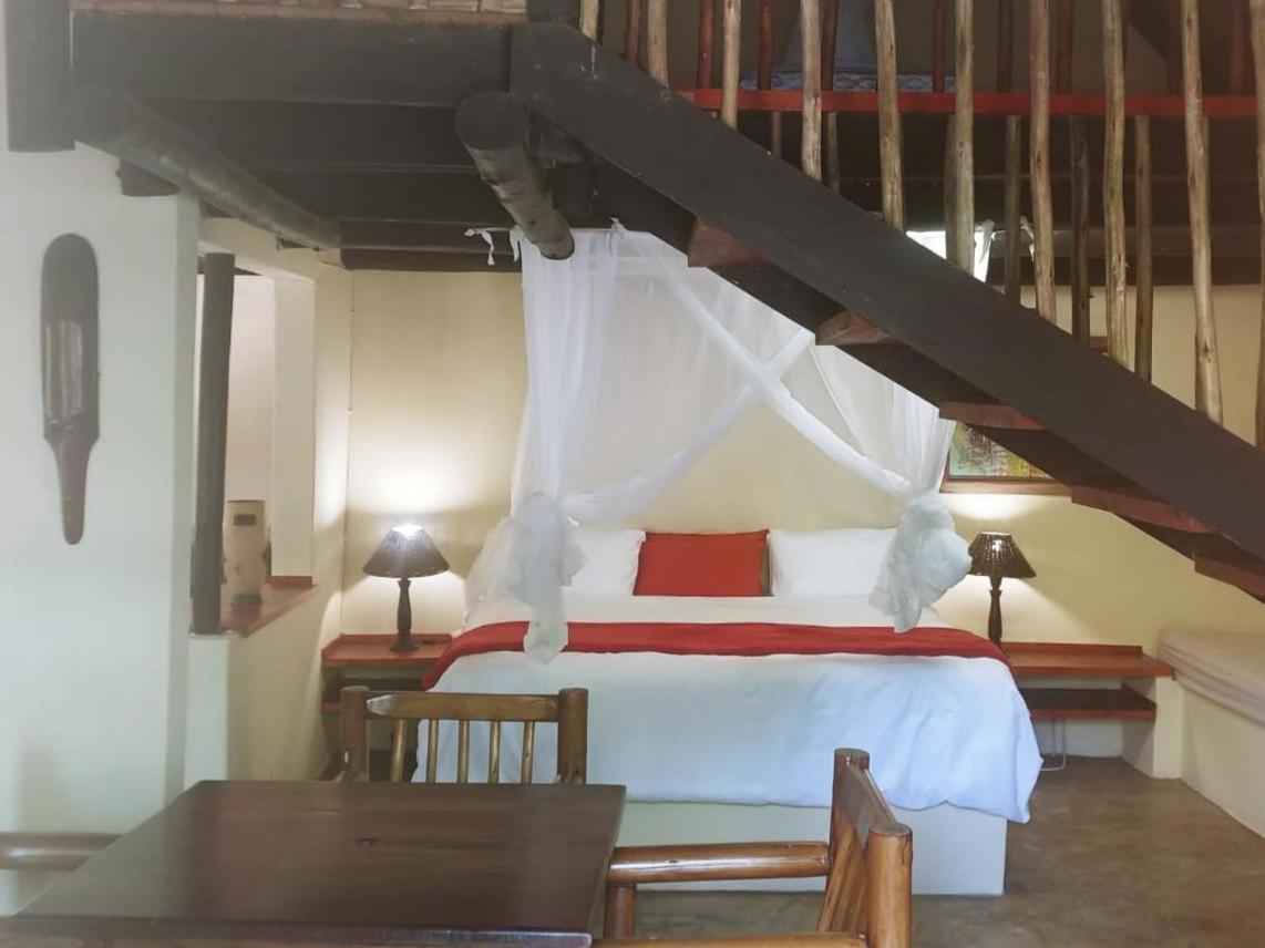 Pumusa Bushcamp Hluhluwe Buitenkant foto